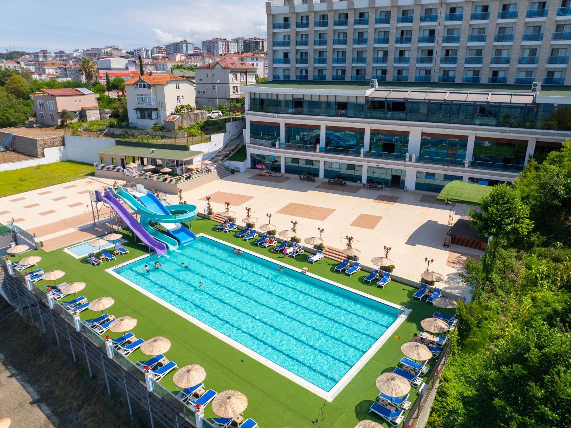 Ramada Resort By Wyndham Unye Exterior foto